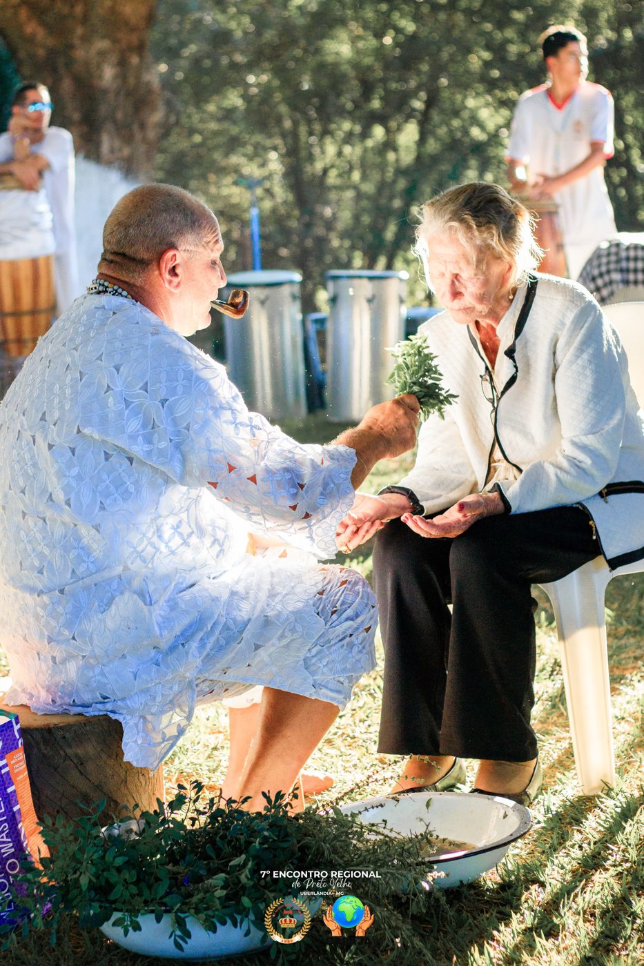 O ritual das folhas — bênção e reverência aos mais velhos